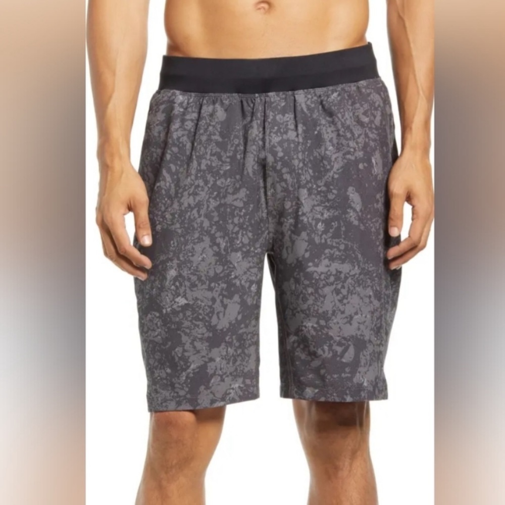 Zella - black/gray pattern men’s shorts Medium